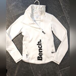 Bench Zip up